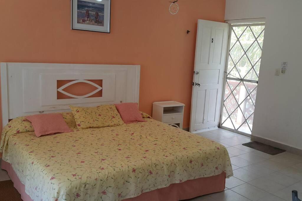 Marysol D8 Beachfront Next To Nomads Apartamento Isla Mujeres